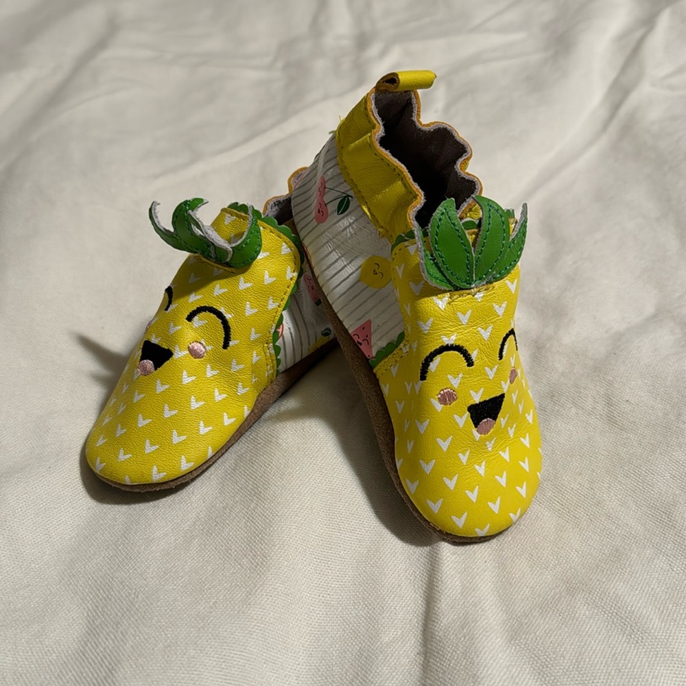 Pineapple Robeez